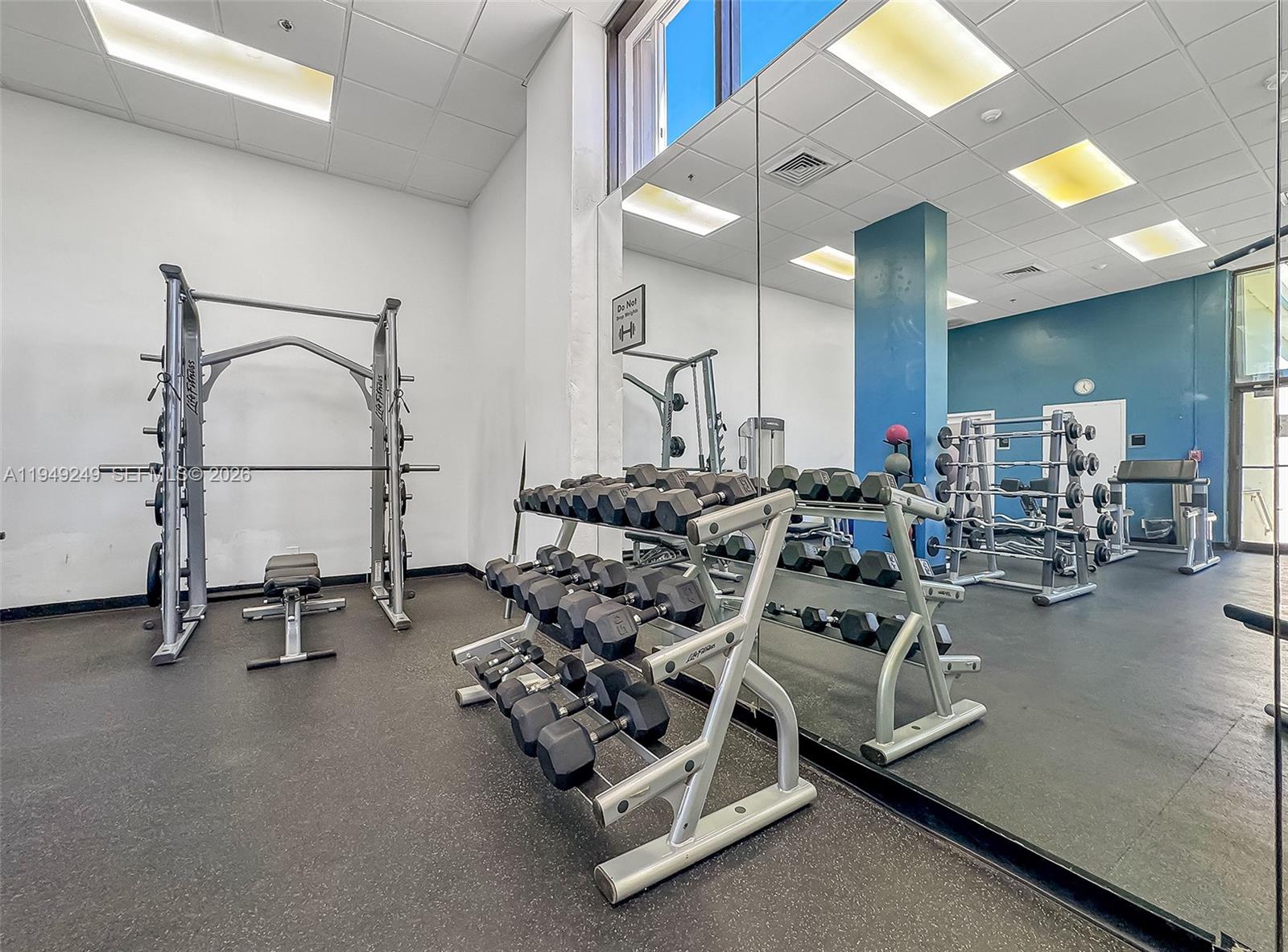 100 Bayview Dr #408 Sunny Isles Beach, FL 33160