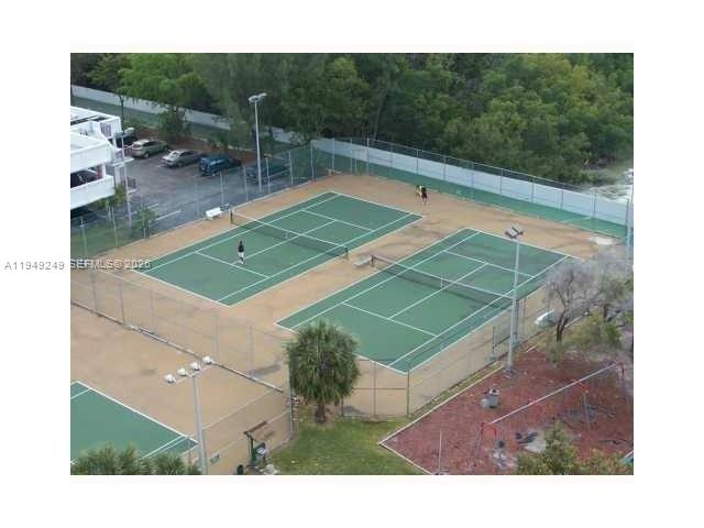 100 Bayview Dr #408 Sunny Isles Beach, FL 33160