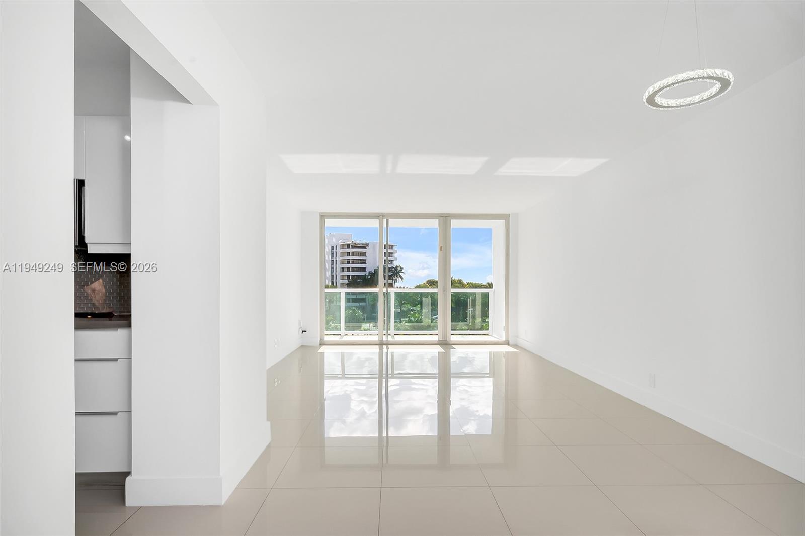 100 Bayview Dr #408 Sunny Isles Beach, FL 33160