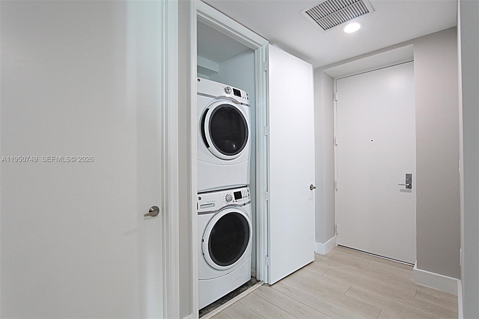 image 500 Brickell East9