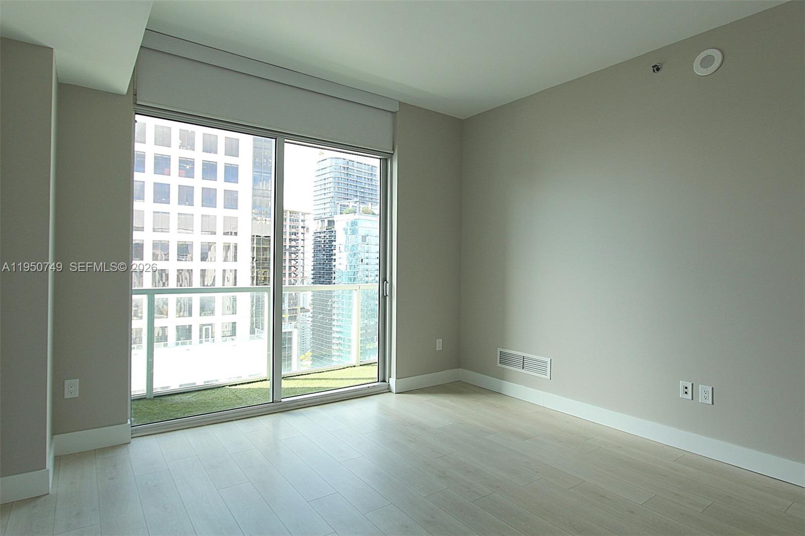 image 500 Brickell East22