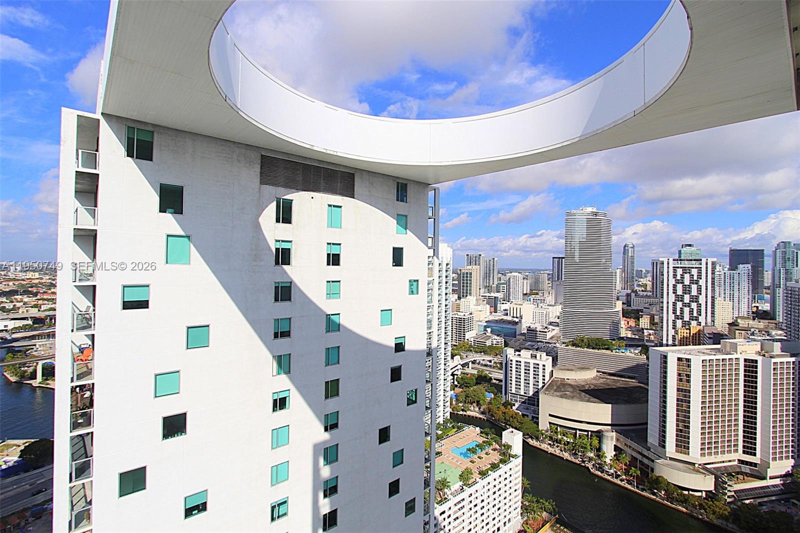 image 500 Brickell East32