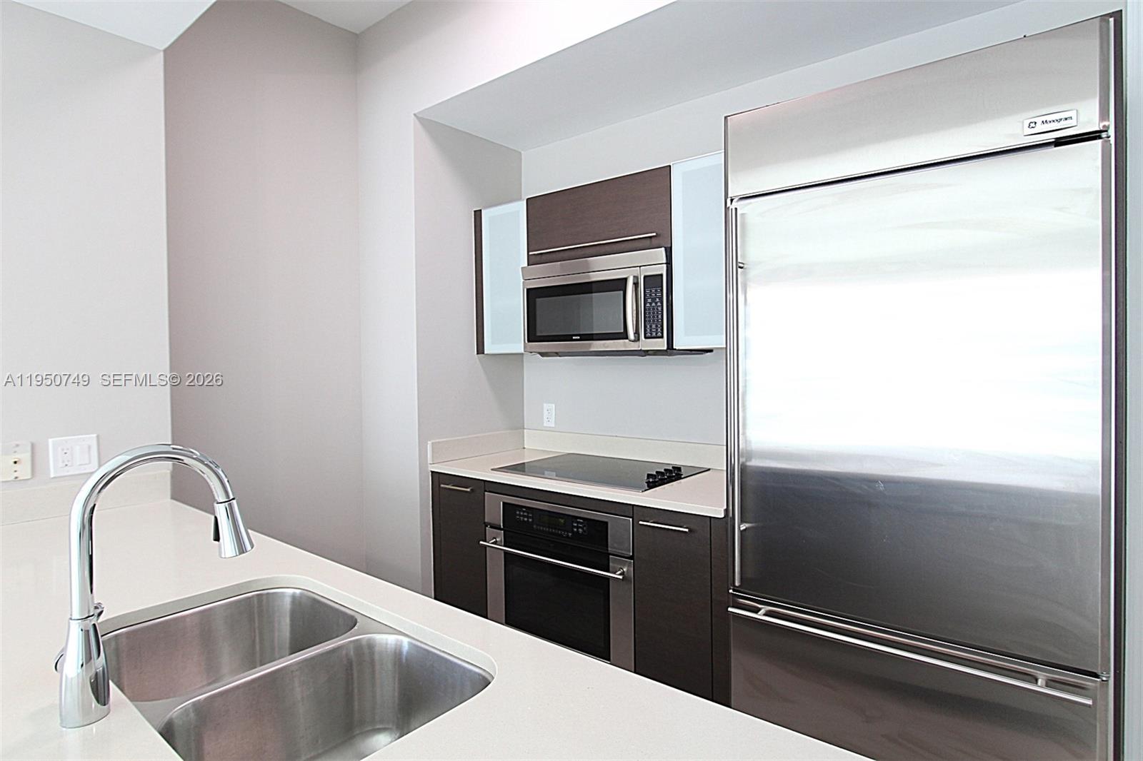 image 500 Brickell East5