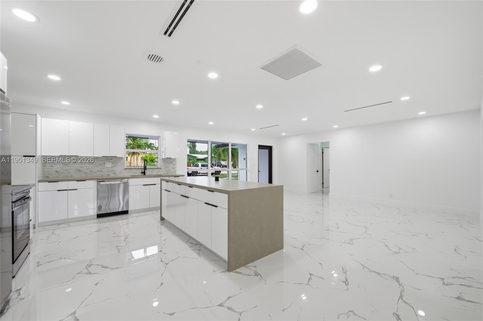 4711 NE 18th Ave Oakland Park, FL 33334