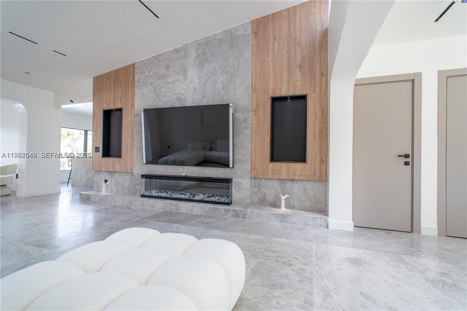 7850 Hawthorne Ave Miami Beach, FL 33141