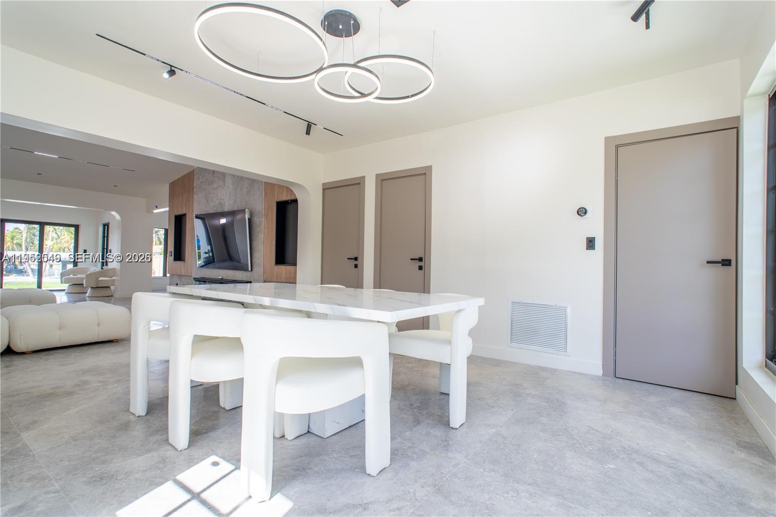 7850 Hawthorne Ave Miami Beach, FL 33141