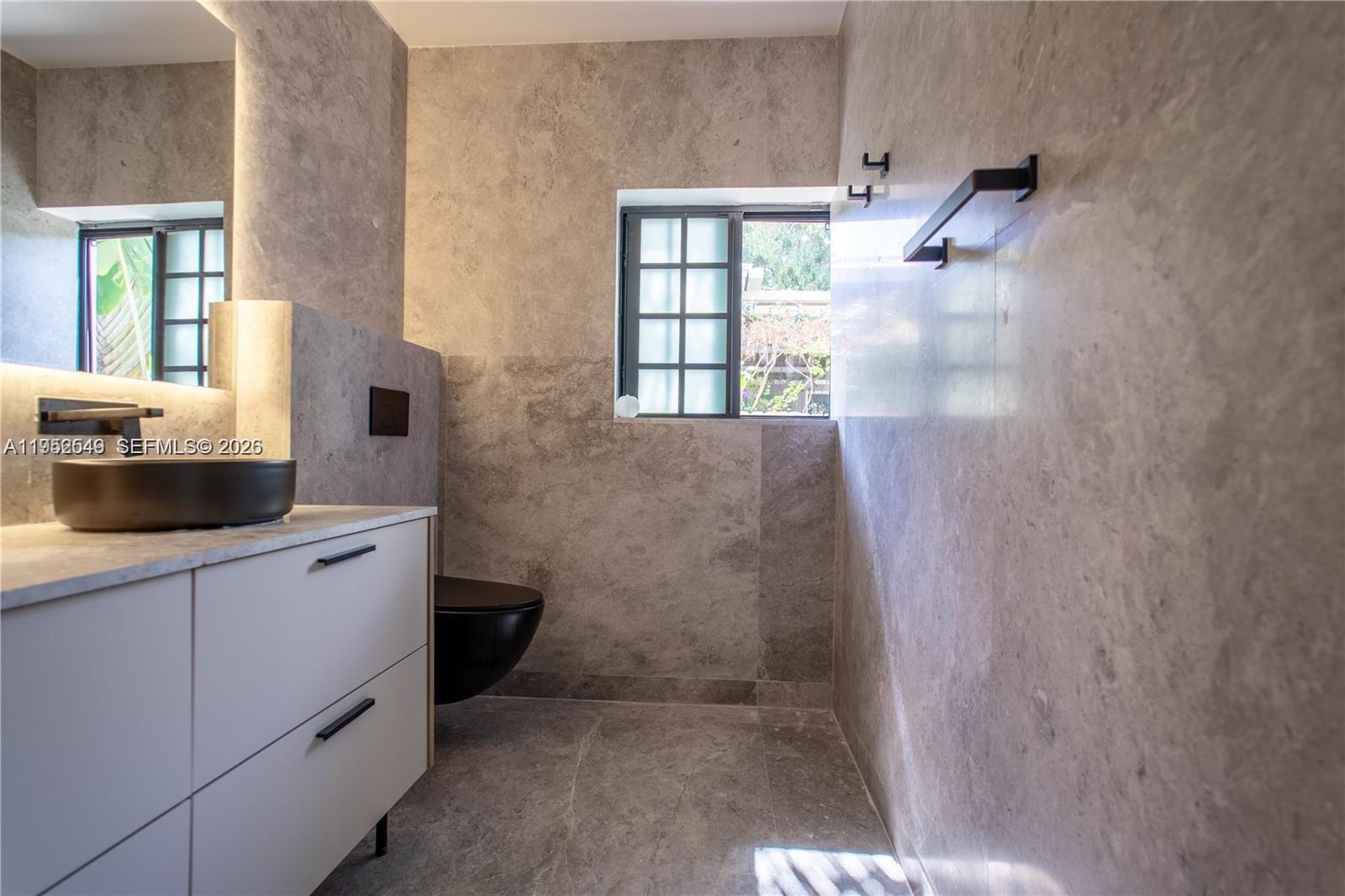 7850 Hawthorne Ave Miami Beach, FL 33141