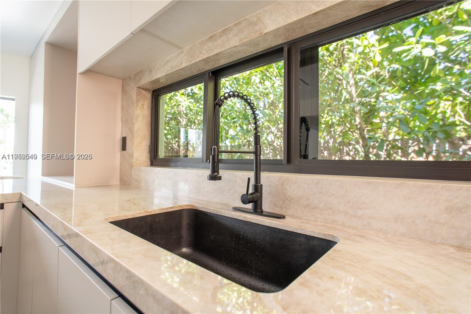 7850 Hawthorne Ave Miami Beach, FL 33141