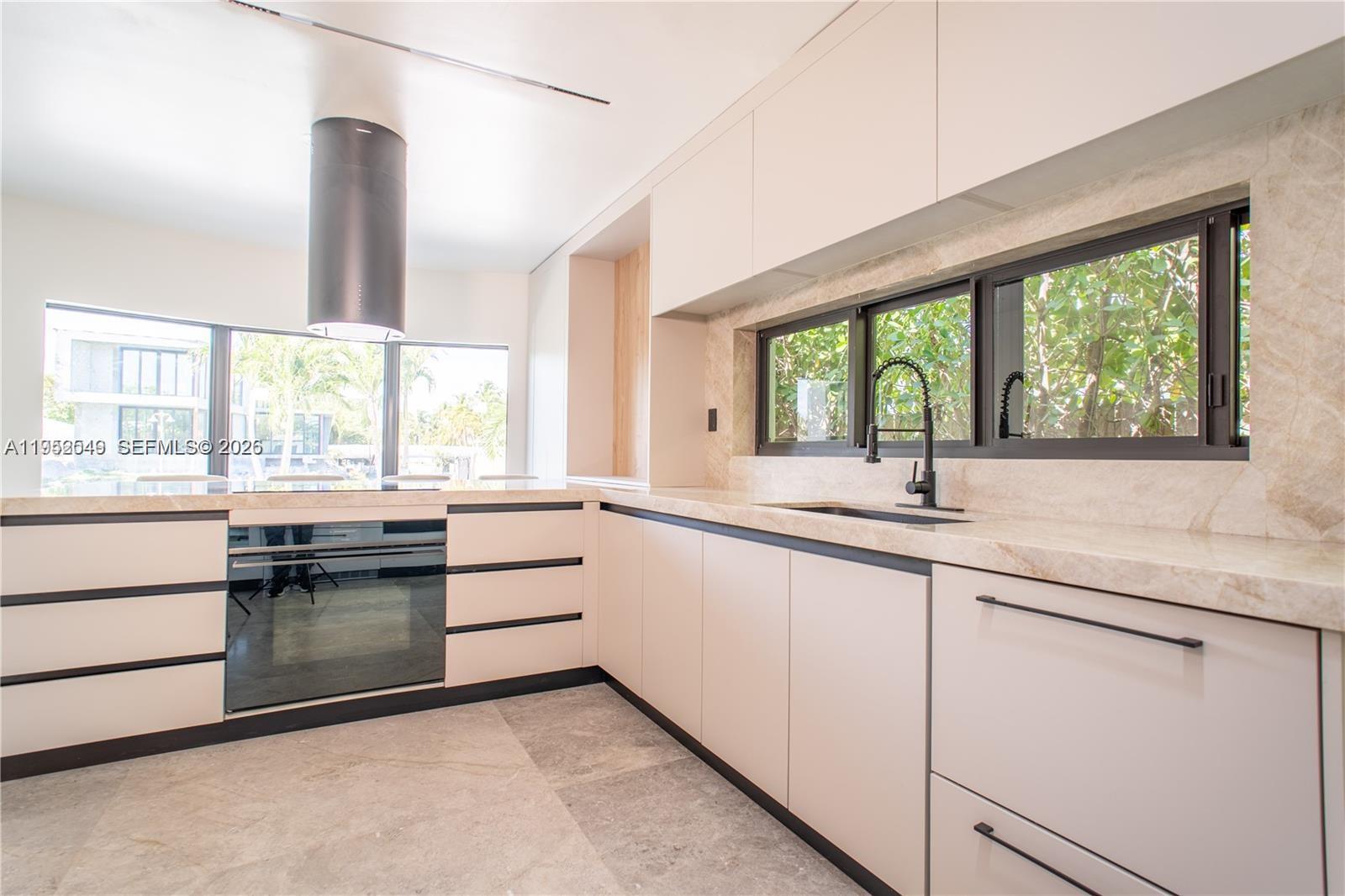 7850 Hawthorne Ave Miami Beach, FL 33141