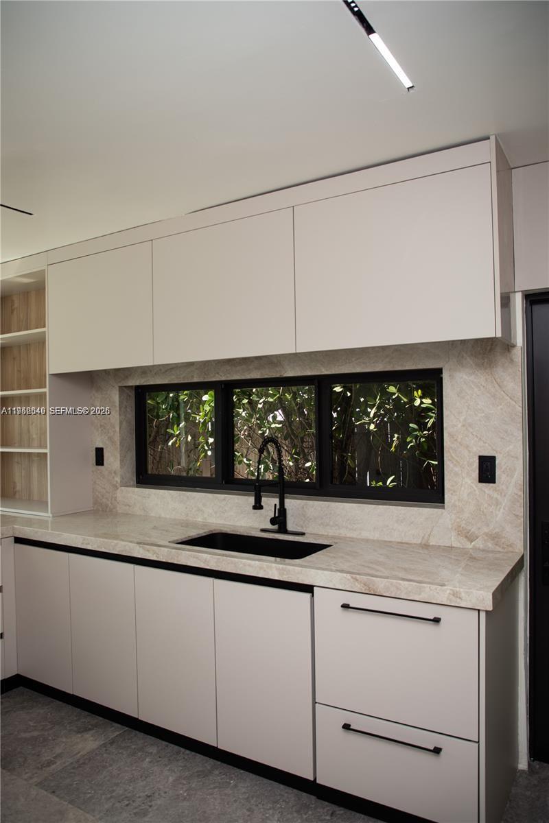 7850 Hawthorne Ave Miami Beach, FL 33141