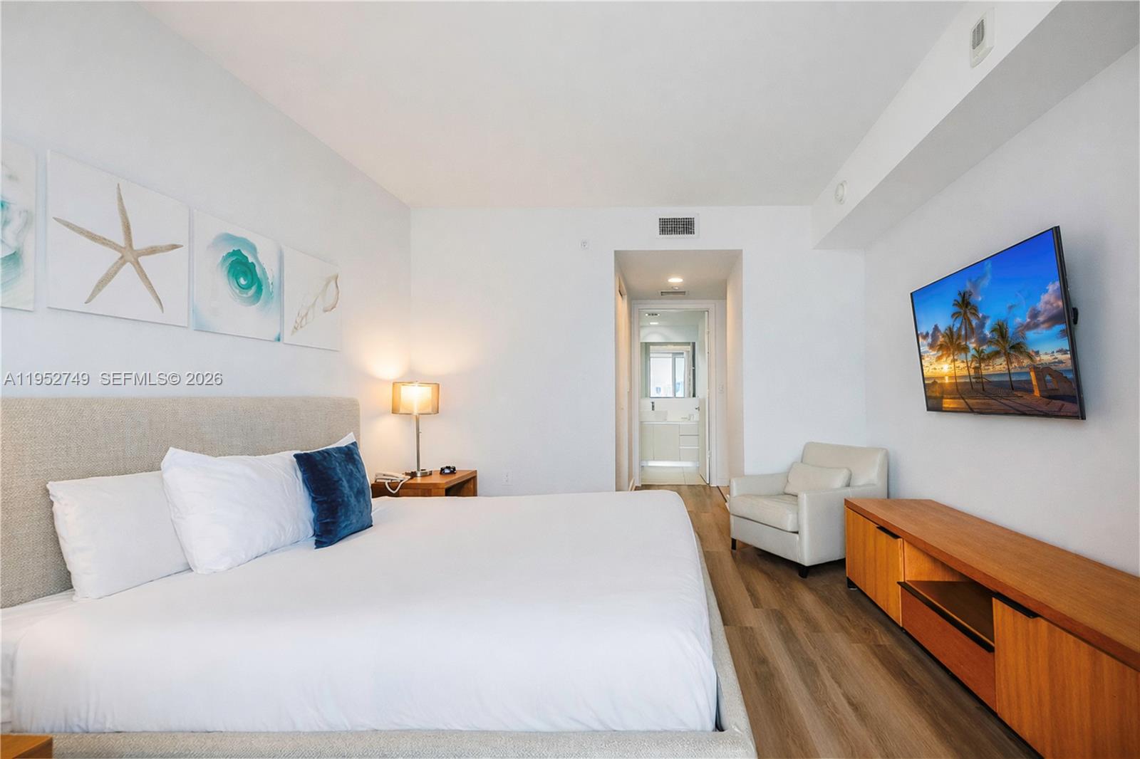 image Beachwalk Hotel & Residences9