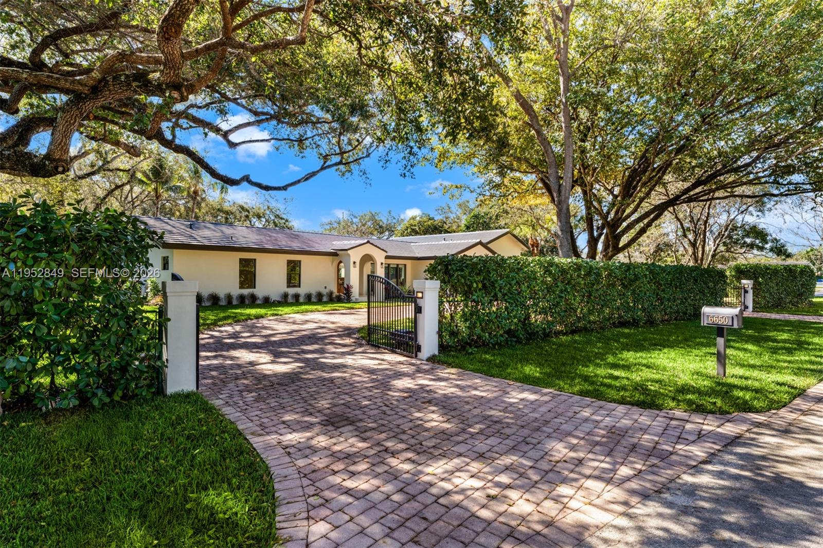 6650 SW 127th St Pinecrest, FL 33156