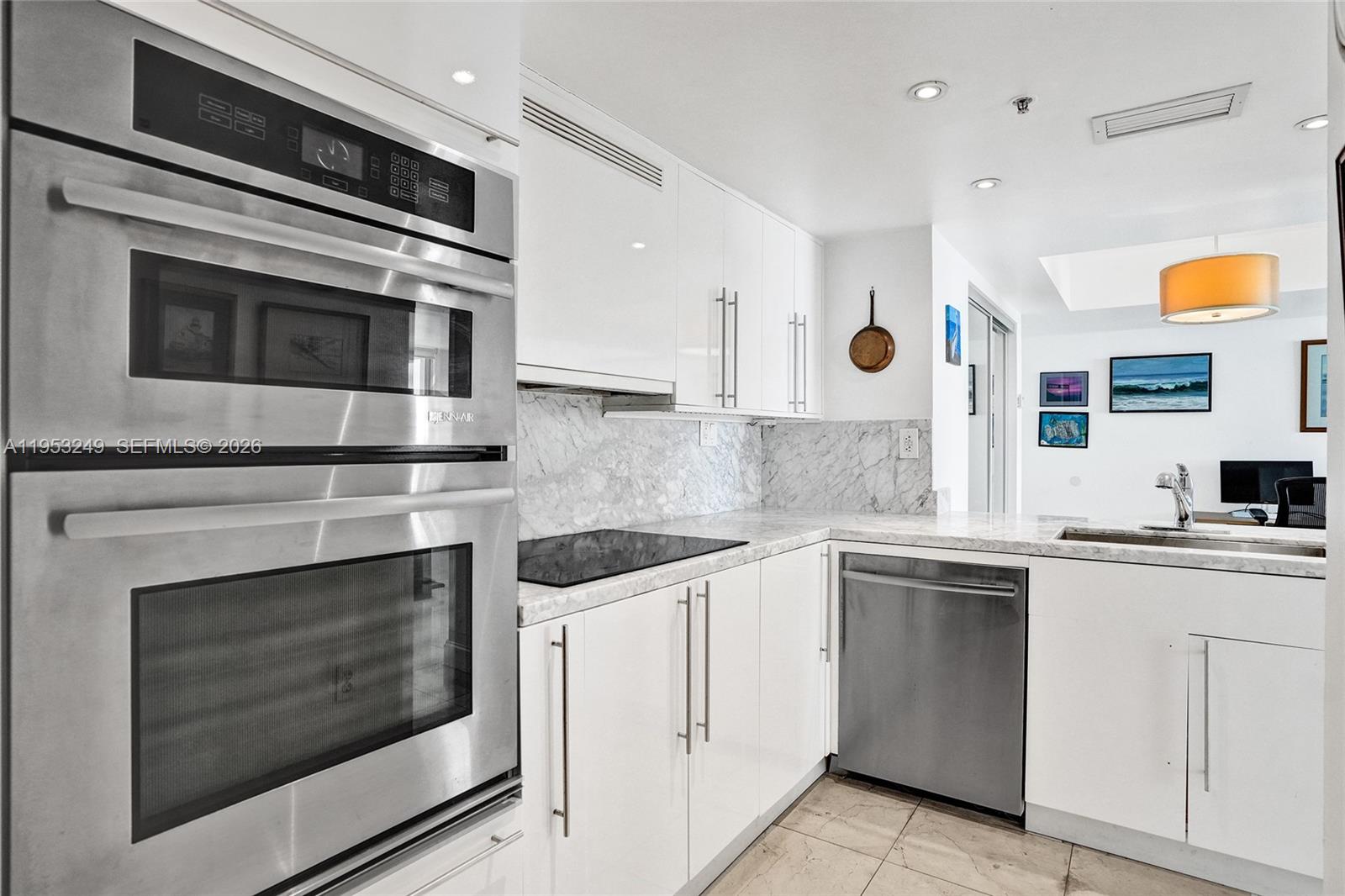 650 West Ave #2206 Miami Beach, FL 33139