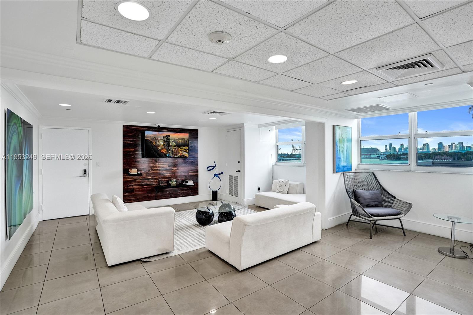 650 West Ave #2206 Miami Beach, FL 33139