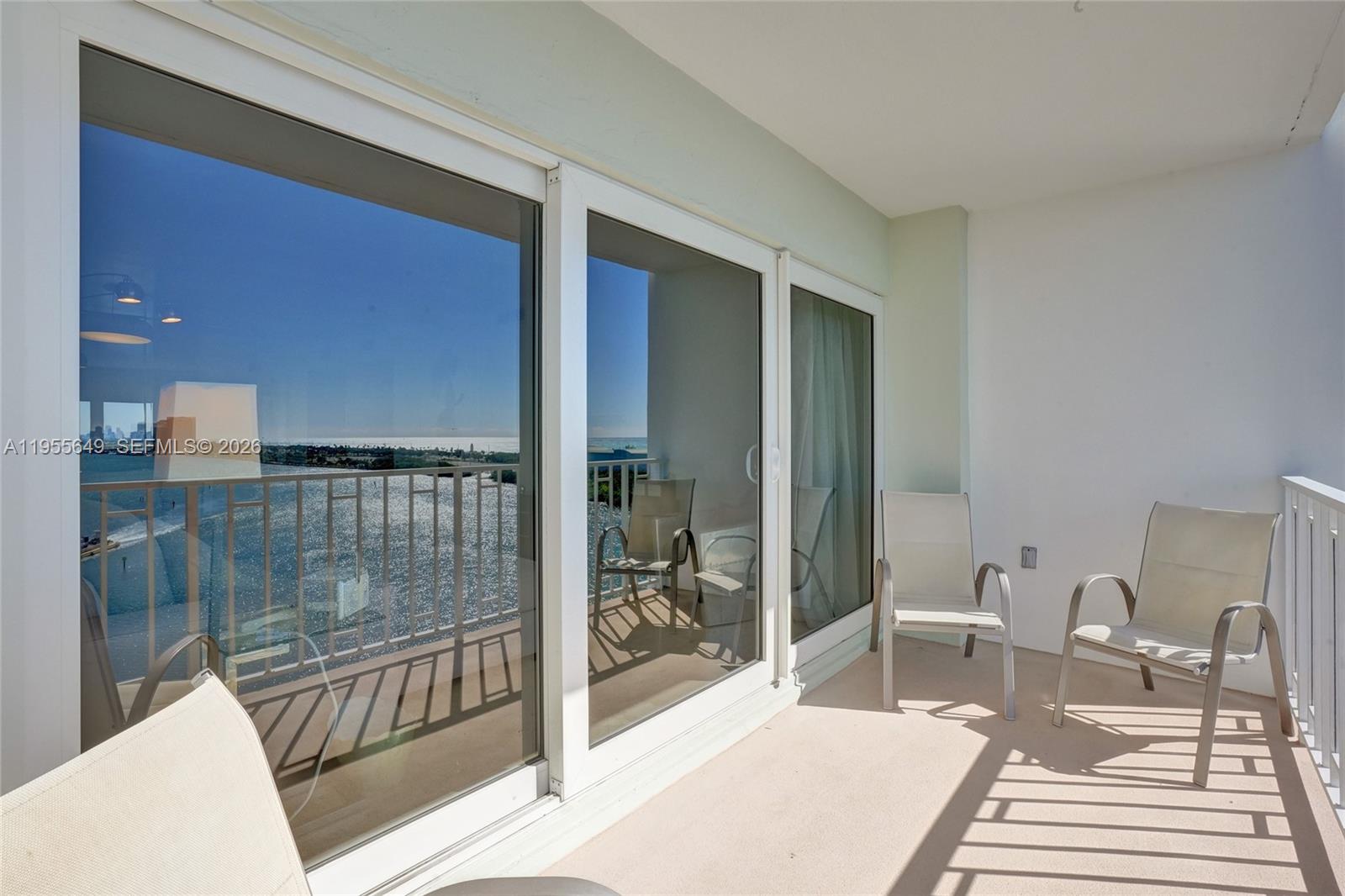 500 Bayview Dr #1422 Sunny Isles Beach, FL 33160