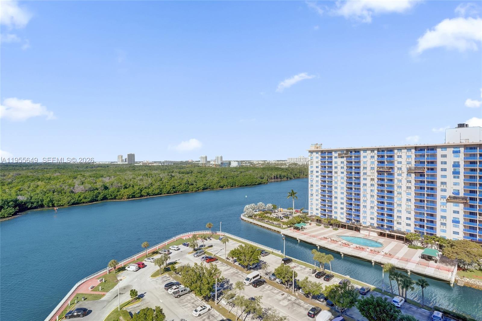 500 Bayview Dr #1422 Sunny Isles Beach, FL 33160
