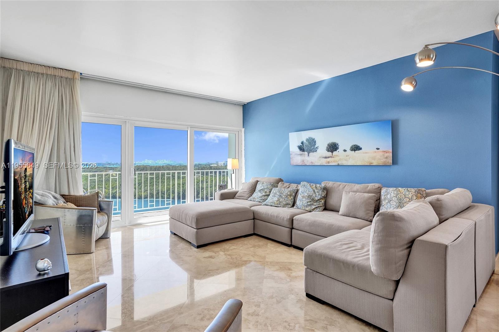 500 Bayview Dr #1422 Sunny Isles Beach, FL 33160