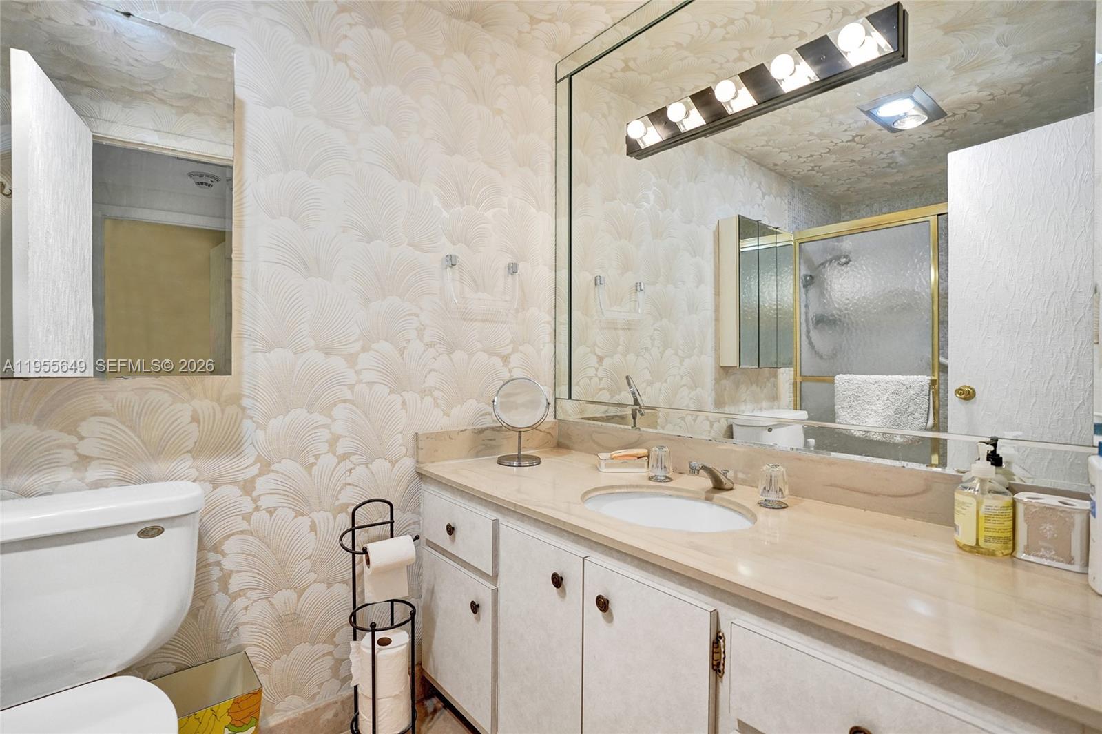 500 Bayview Dr #1422 Sunny Isles Beach, FL 33160