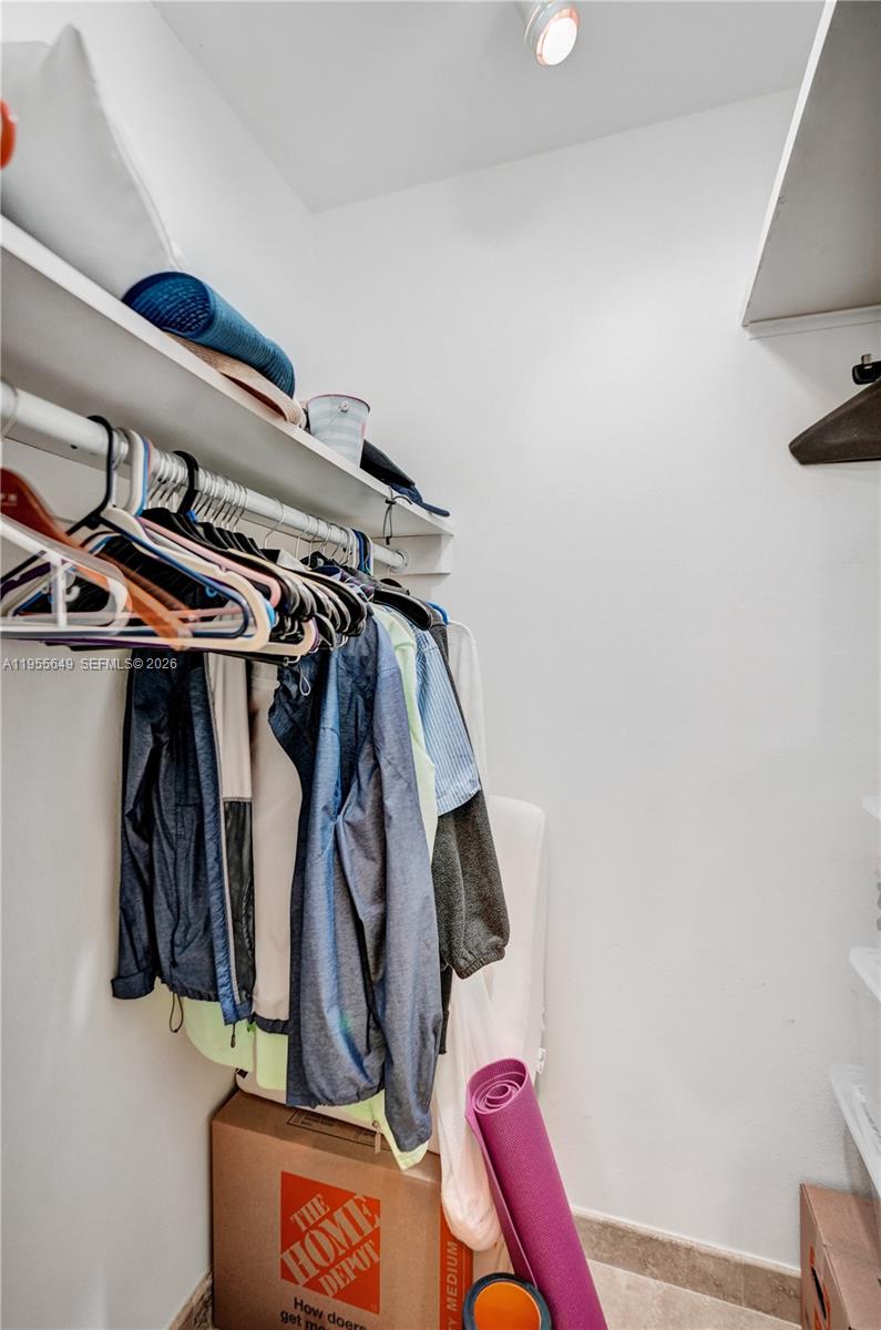 500 Bayview Dr #1422 Sunny Isles Beach, FL 33160