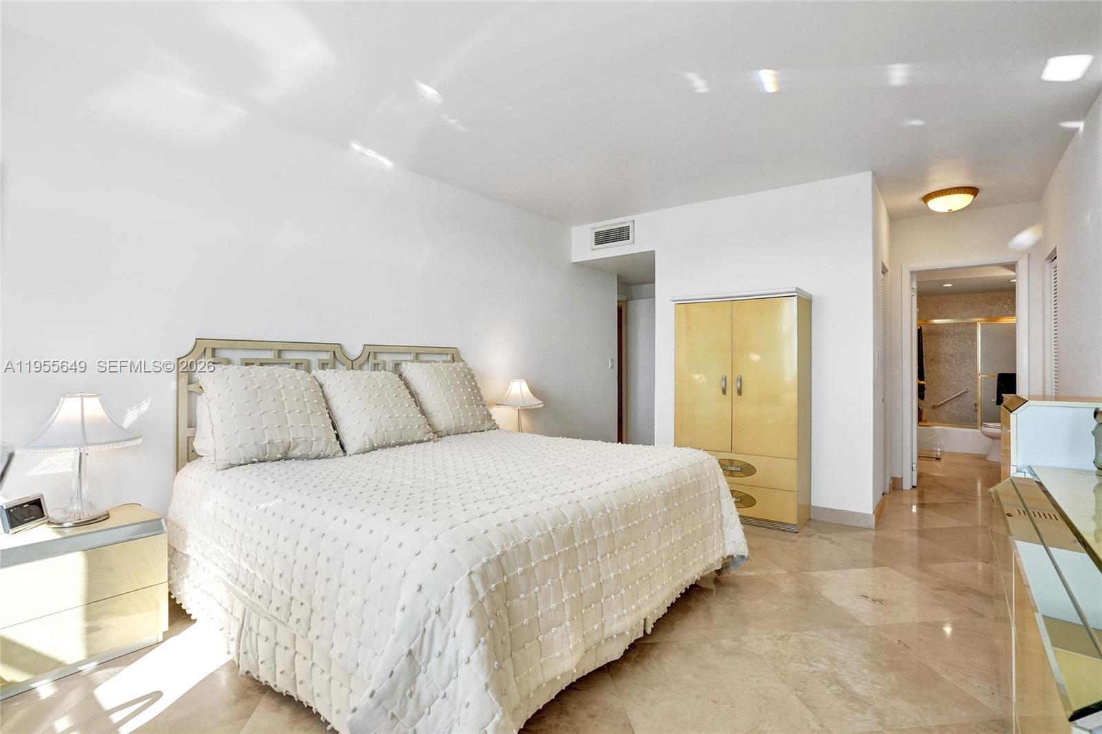 500 Bayview Dr #1422 Sunny Isles Beach, FL 33160