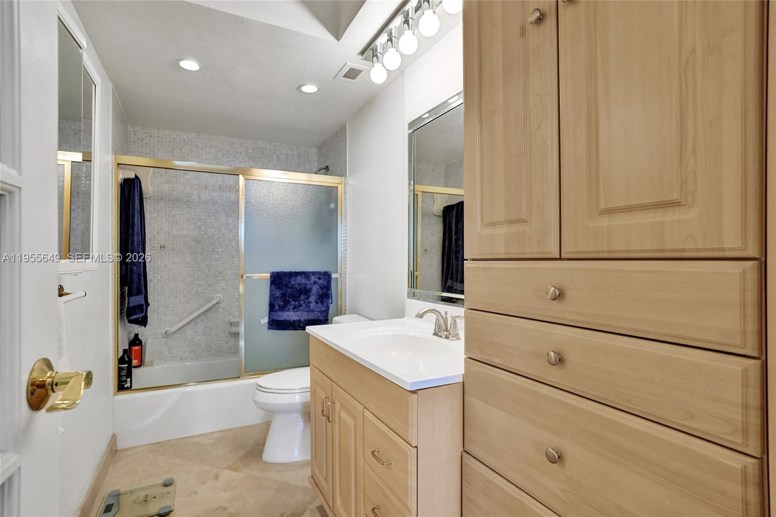 500 Bayview Dr #1422 Sunny Isles Beach, FL 33160