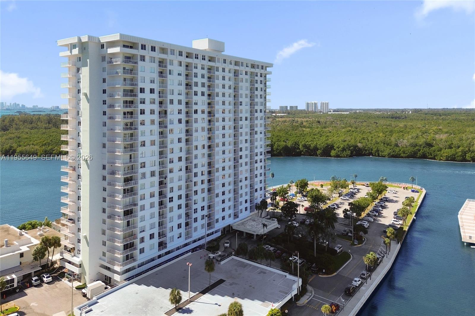 500 Bayview Dr #1422 Sunny Isles Beach, FL 33160