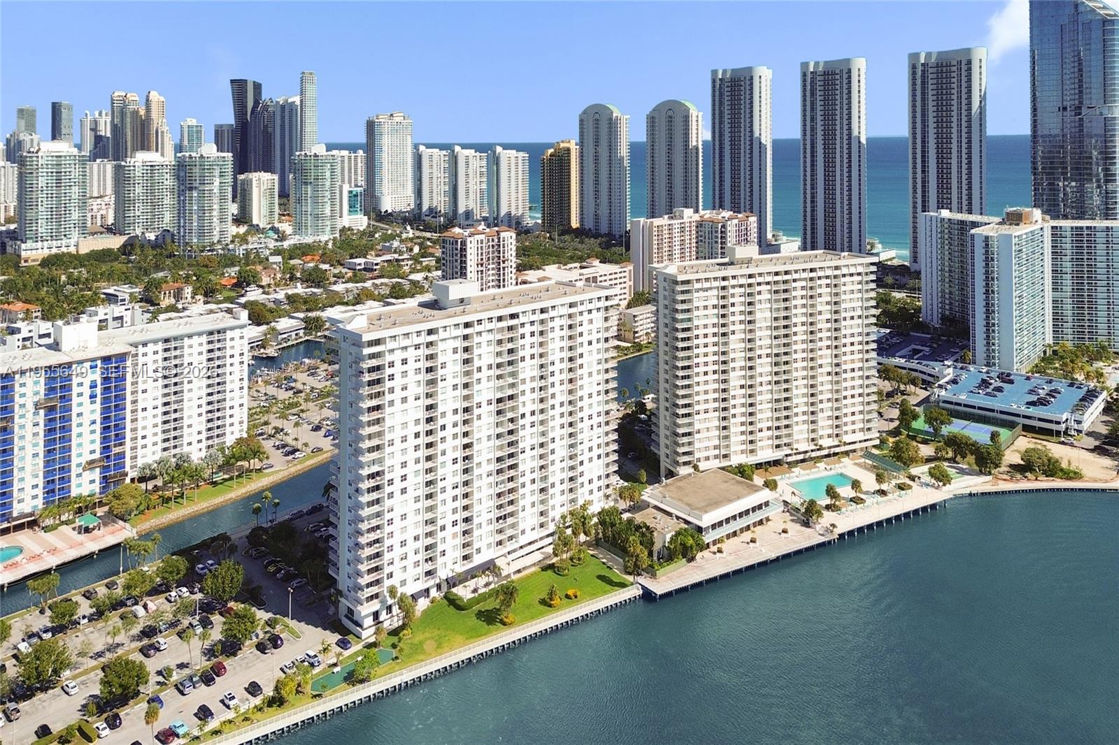 500 Bayview Dr #1422 Sunny Isles Beach, FL 33160