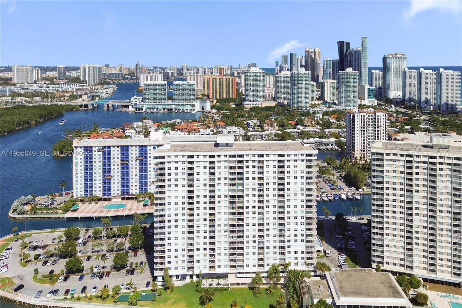 500 Bayview Dr #1422 Sunny Isles Beach, FL 33160