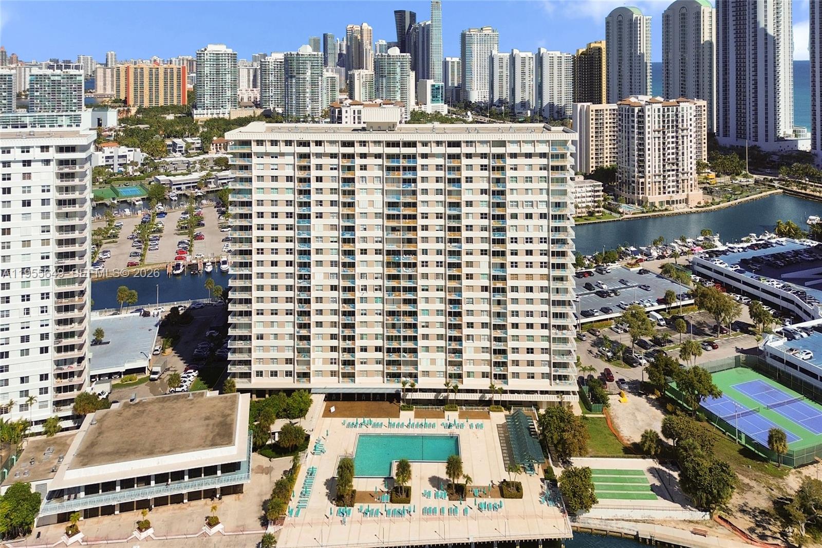 500 Bayview Dr #1422 Sunny Isles Beach, FL 33160