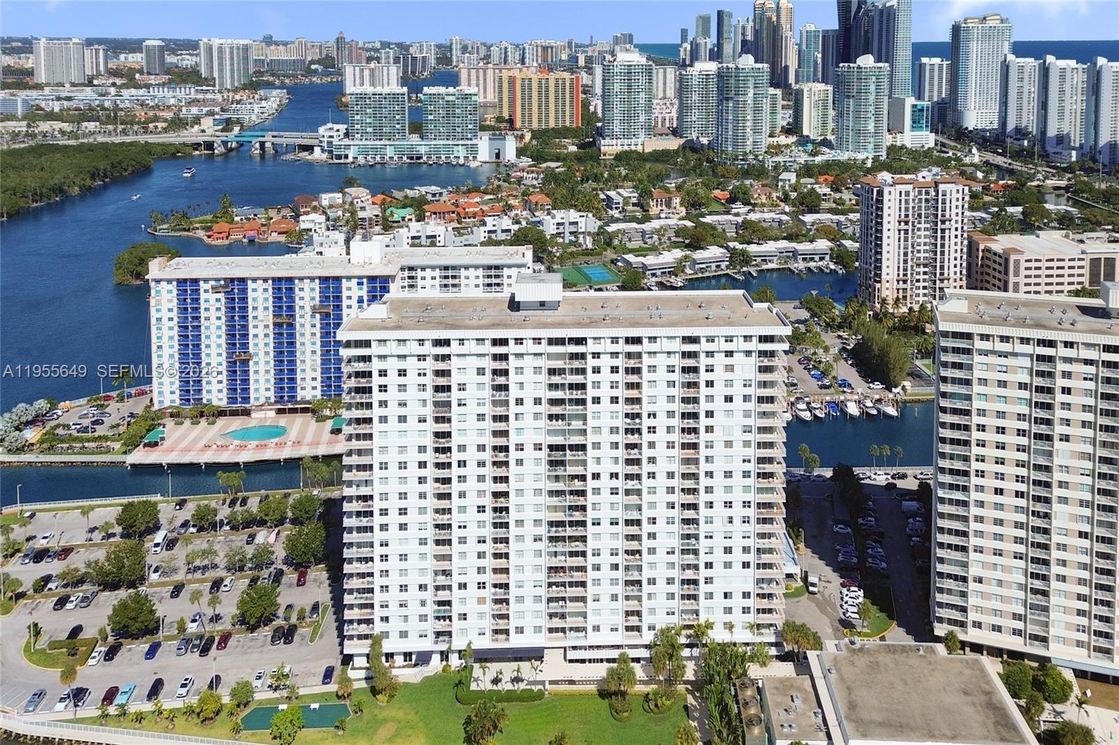 500 Bayview Dr #1422 Sunny Isles Beach, FL 33160