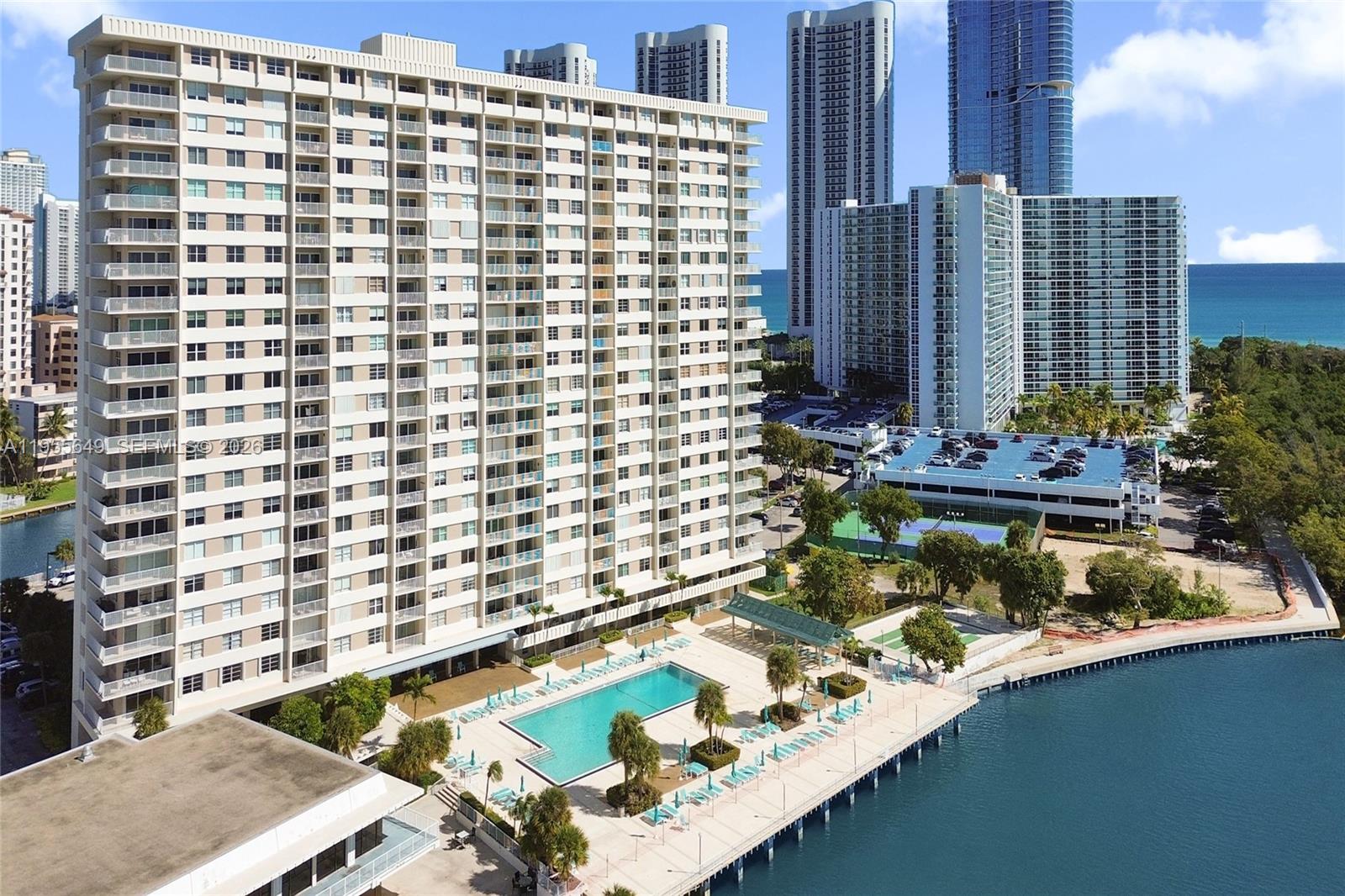 500 Bayview Dr #1422 Sunny Isles Beach, FL 33160