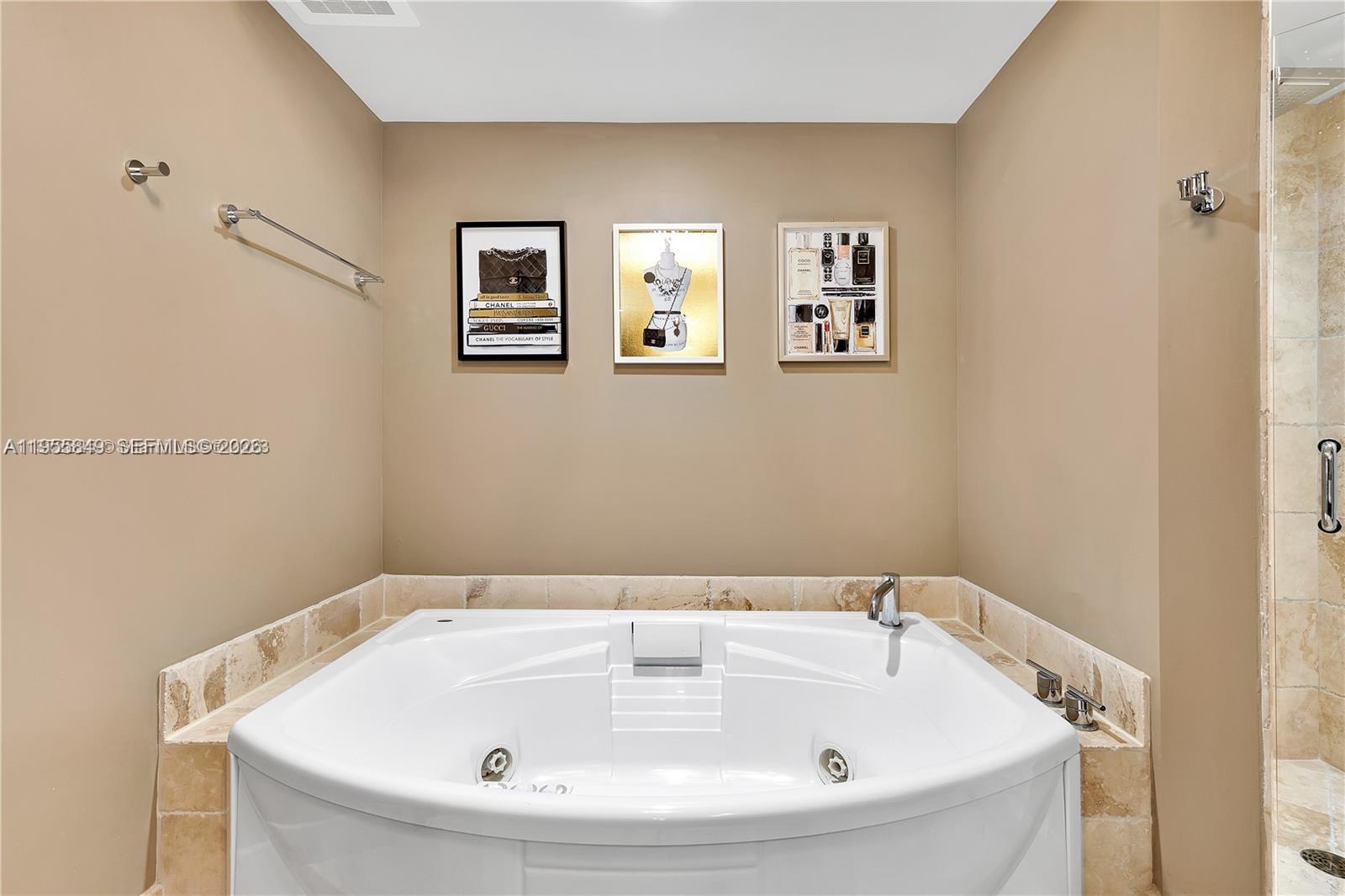 image Trump Royale13