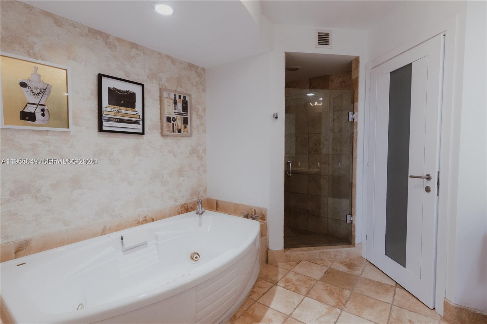 image Trump Royale19