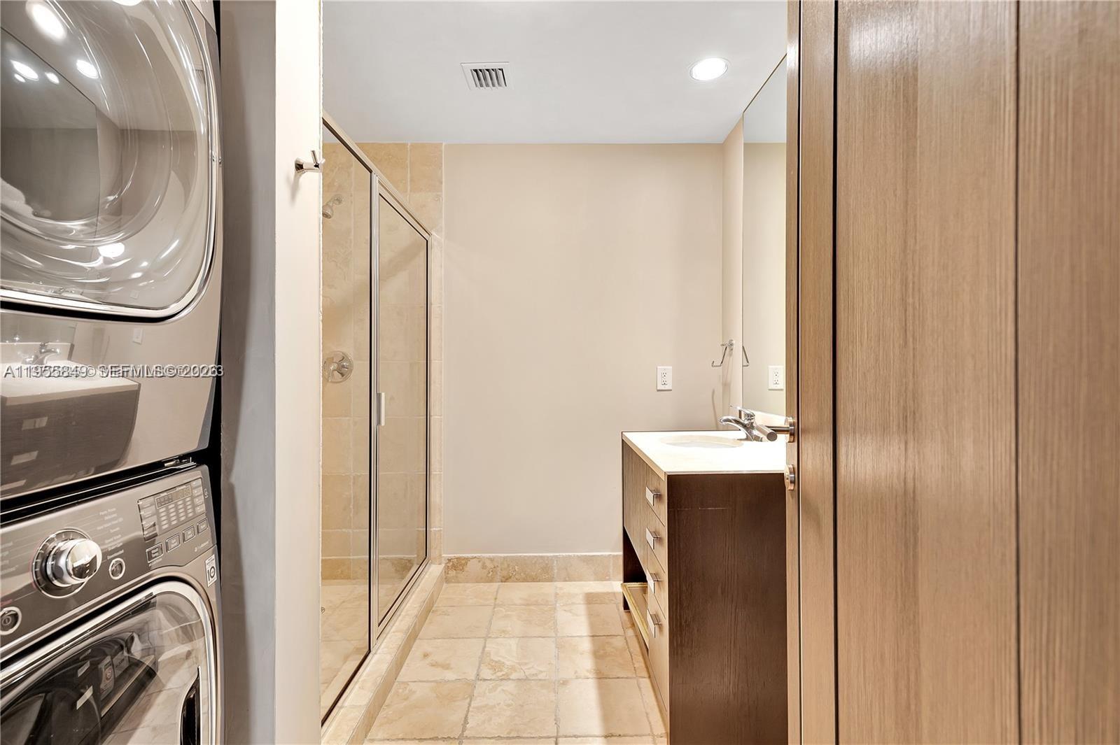 image Trump Royale25