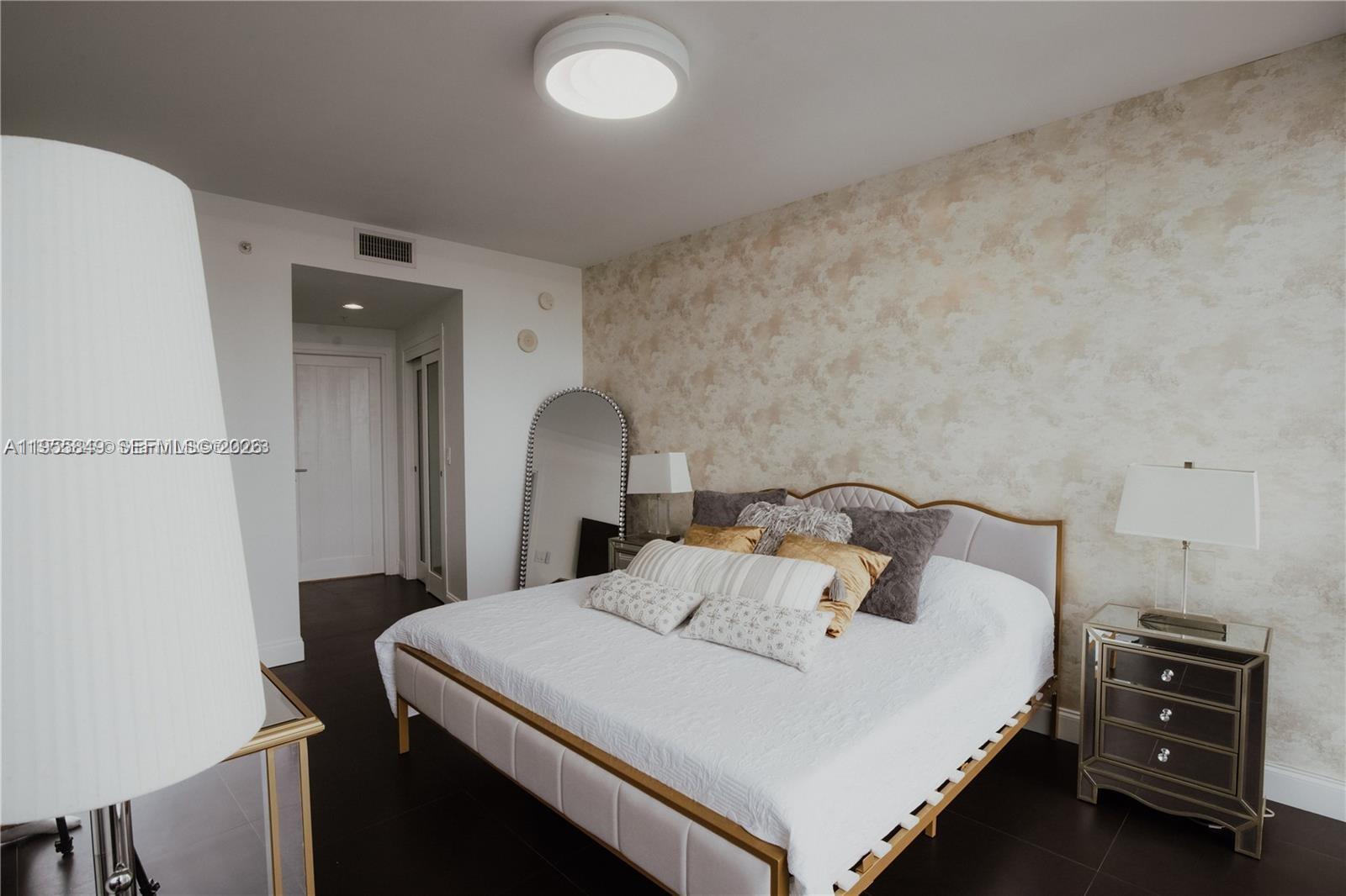 image Trump Royale38