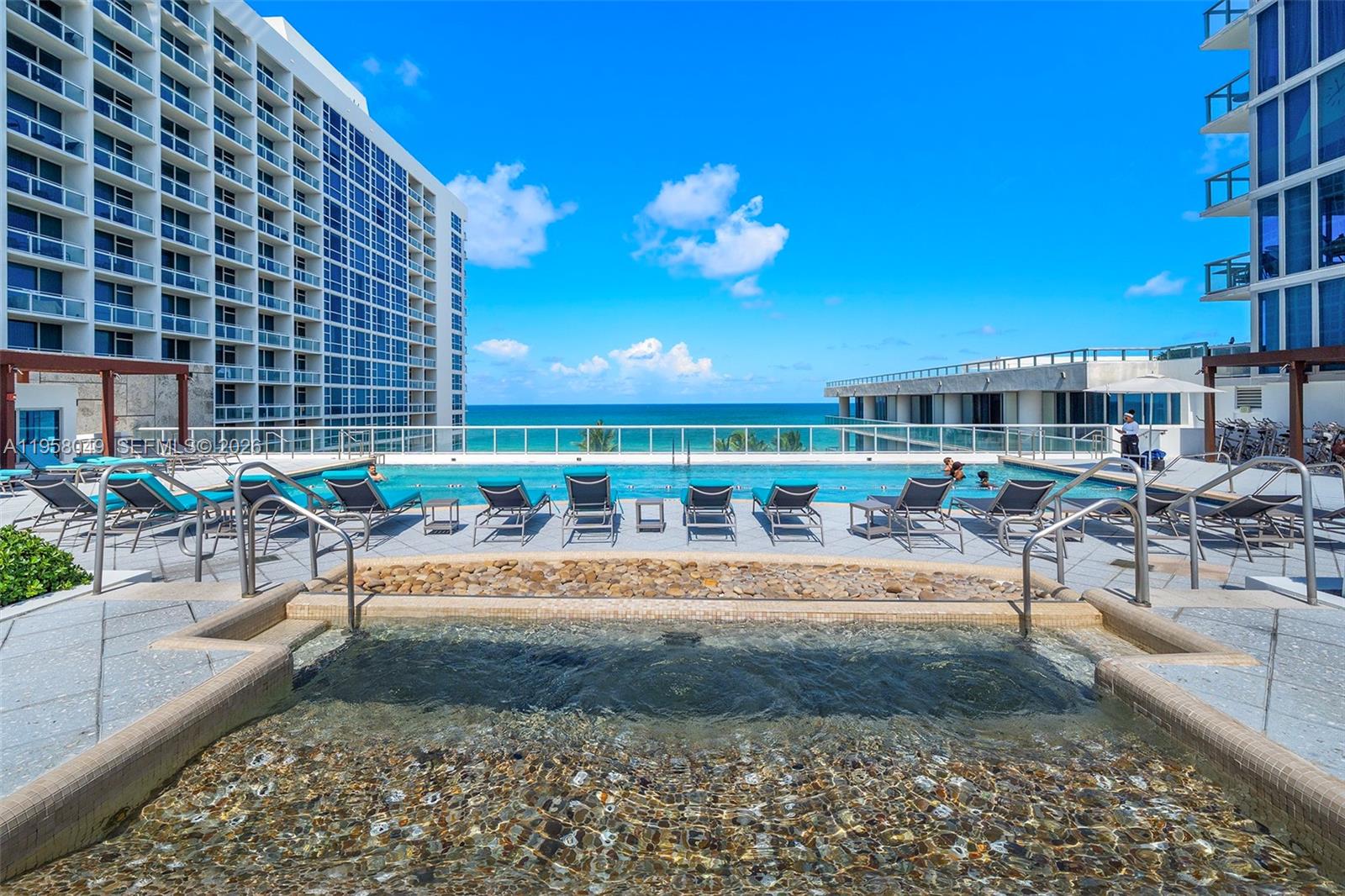 image The Carillon North Tower35