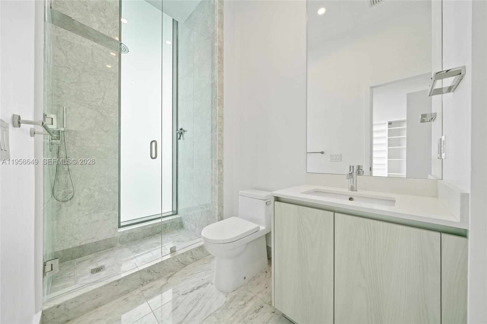 480 NE 31st St #PH5101 Miami, FL 33137