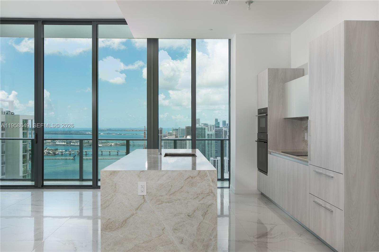 480 NE 31st St #PH5101 Miami, FL 33137