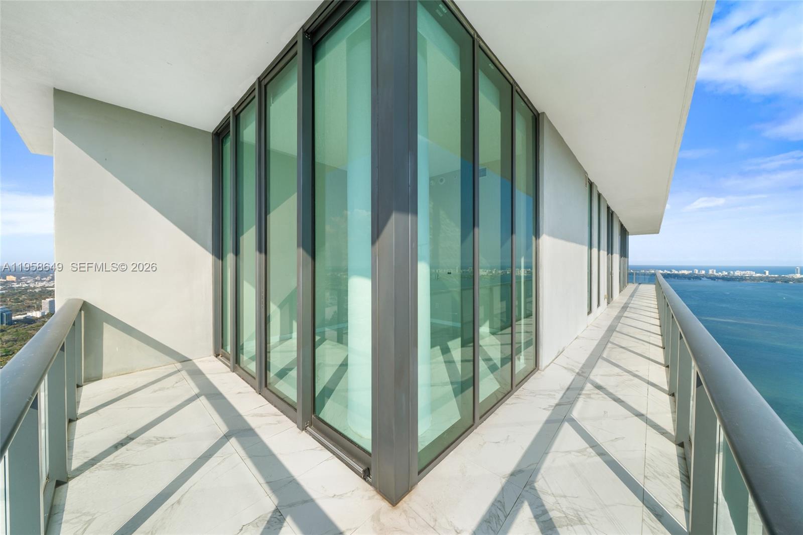 480 NE 31st St #PH5101 Miami, FL 33137