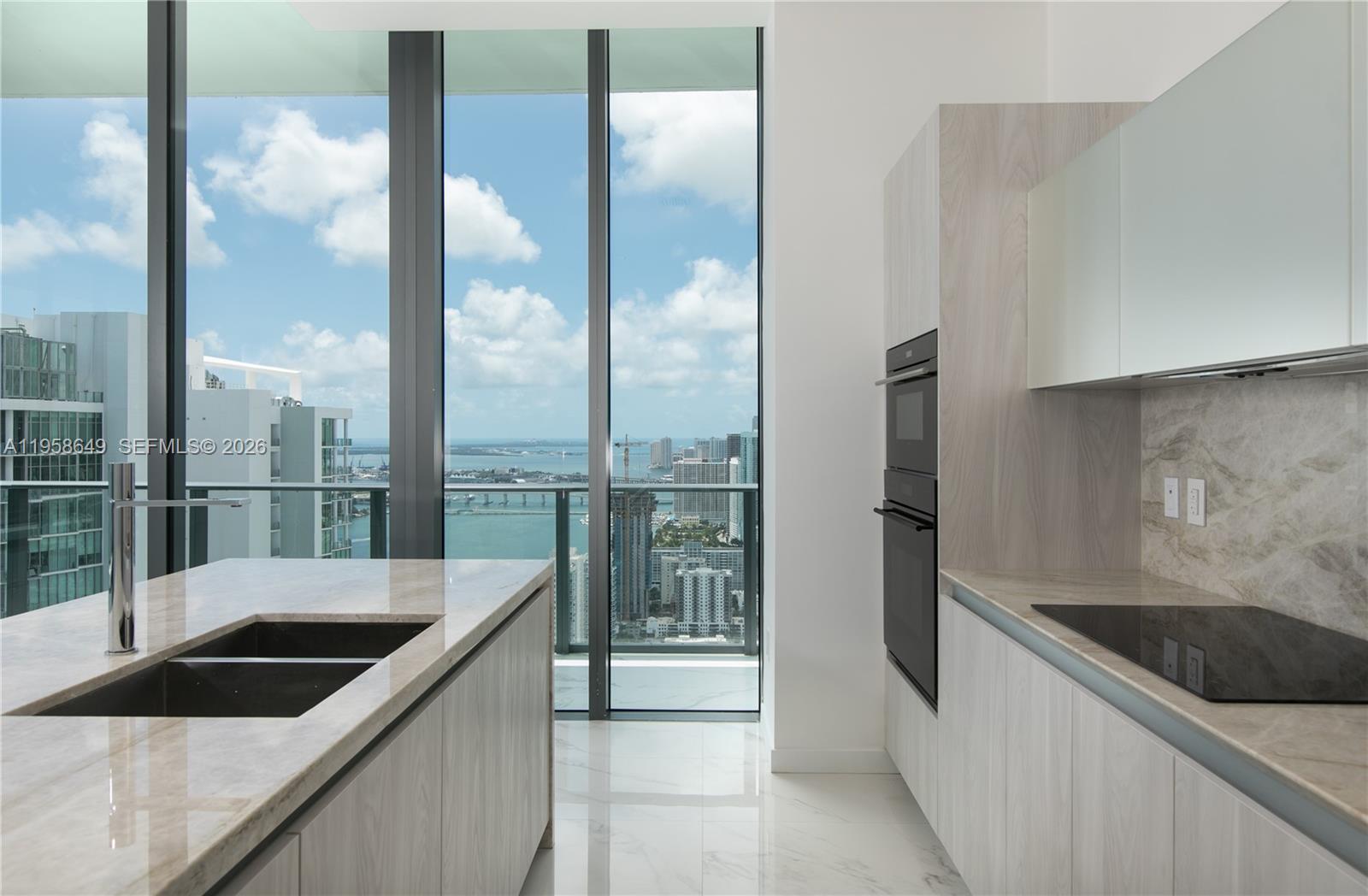 480 NE 31st St #PH5101 Miami, FL 33137