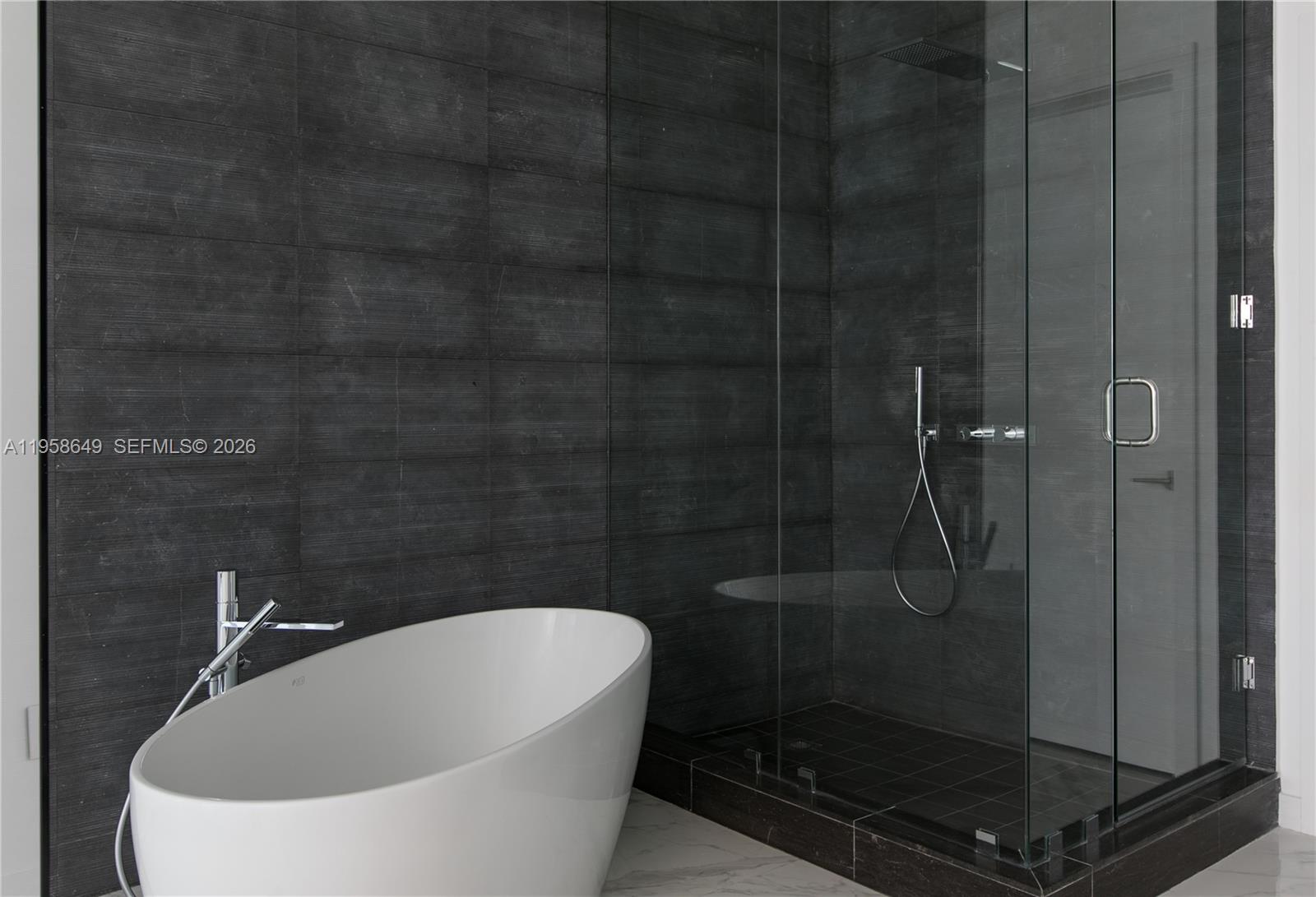 480 NE 31st St #PH5101 Miami, FL 33137