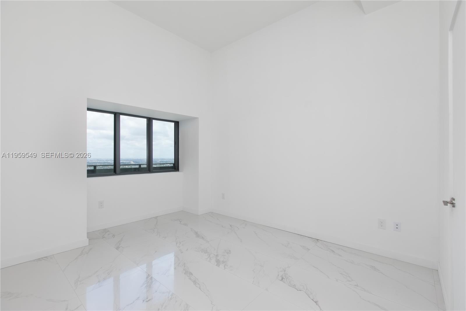 480 NE 31st St #PH5101 Miami, FL 33137