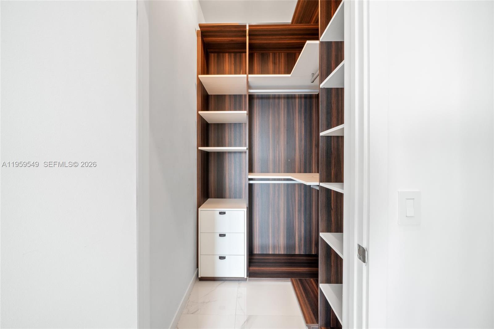 480 NE 31st St #PH5101 Miami, FL 33137