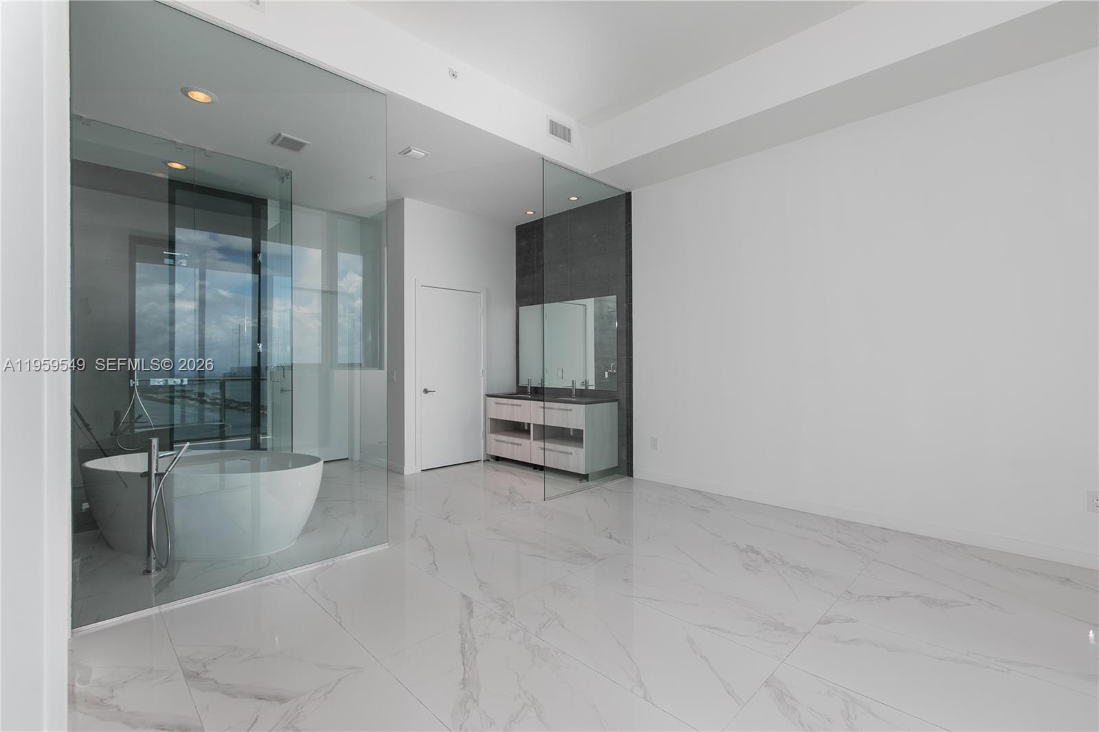 480 NE 31st St #PH5101 Miami, FL 33137