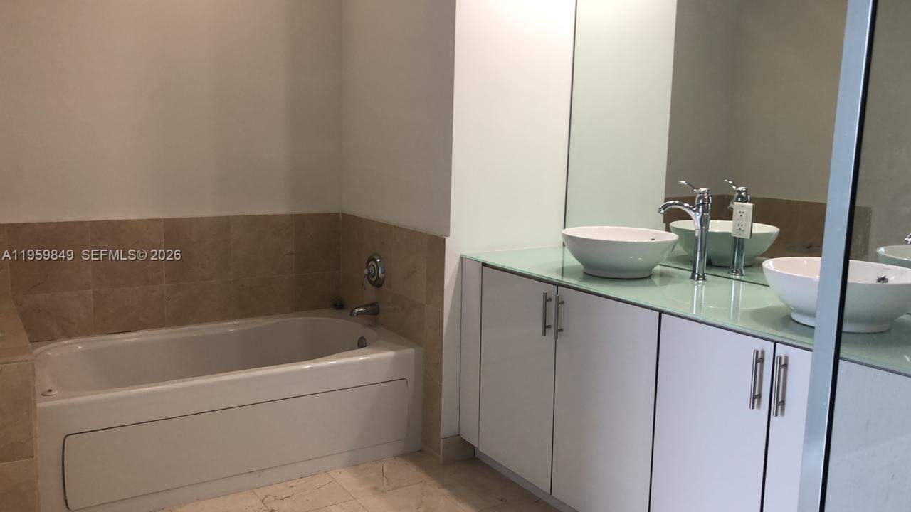 315 NE 3rd Ave #1905 Fort Lauderdale, FL 33301