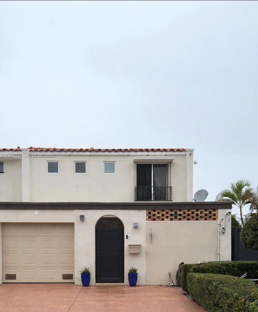 7282 W Jacaranda Ln Miami Lakes, FL 33014