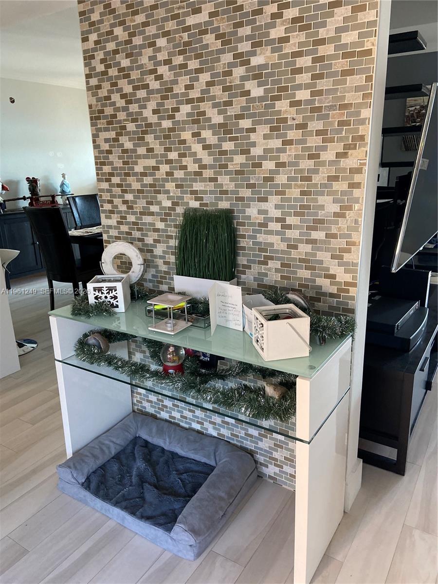 7282 W Jacaranda Ln Miami Lakes, FL 33014