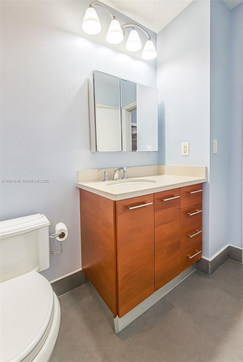 7282 W Jacaranda Ln Miami Lakes, FL 33014