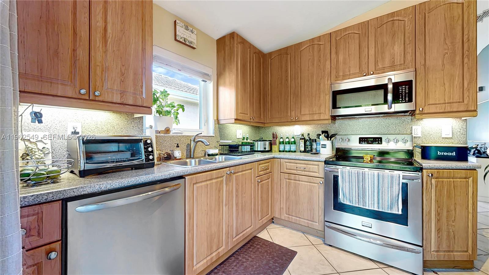 8931 SW 208th Ter Cutler Bay, FL 33189