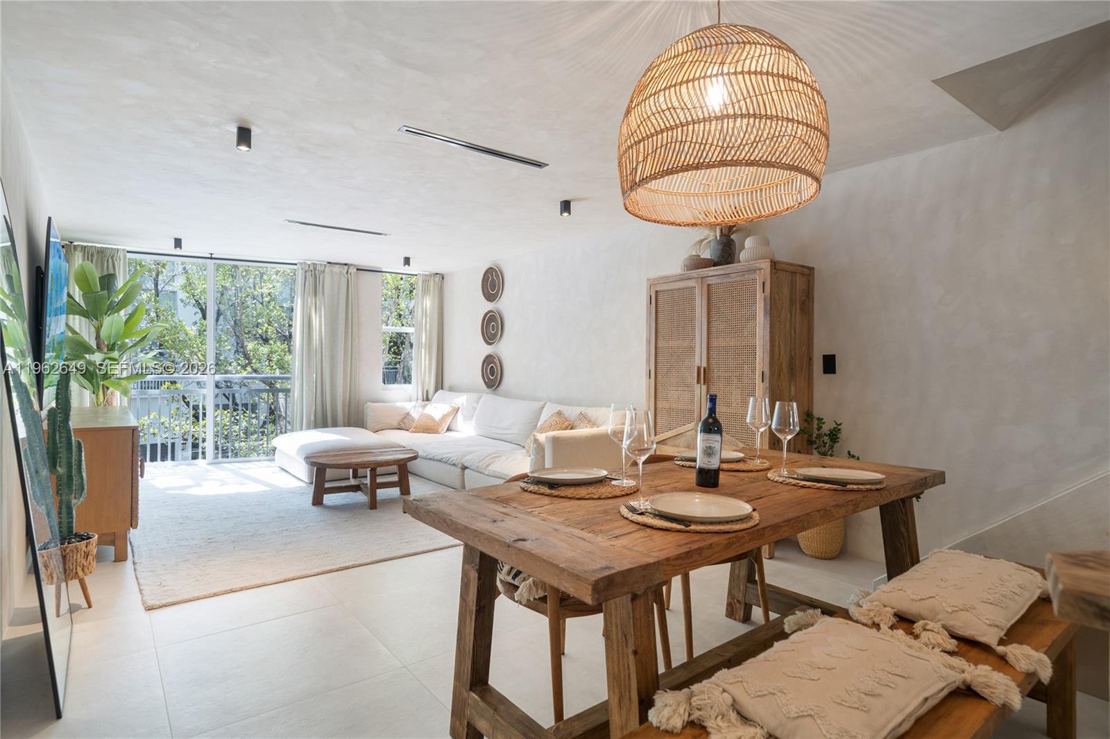 325 Meridian Ave #12